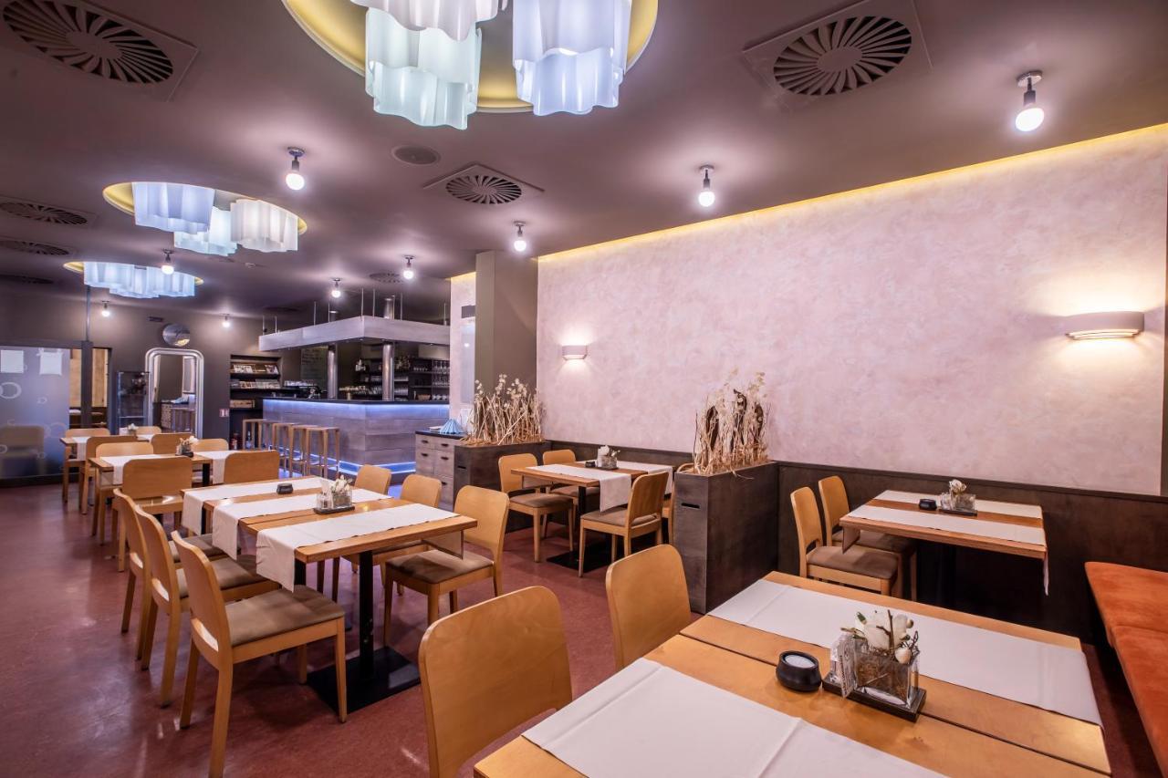 Hotel Olberg Olomucany Экстерьер фото