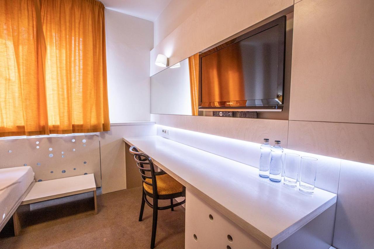 Hotel Olberg Olomucany Экстерьер фото