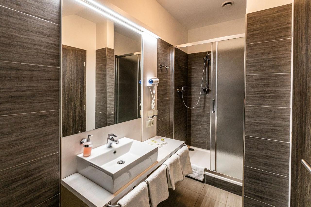 Hotel Olberg Olomucany Экстерьер фото