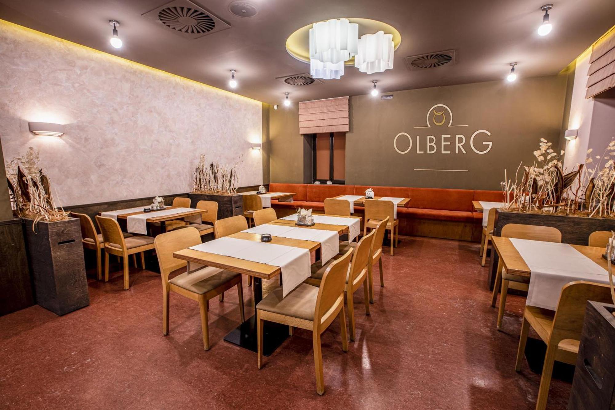 Hotel Olberg Olomucany Экстерьер фото