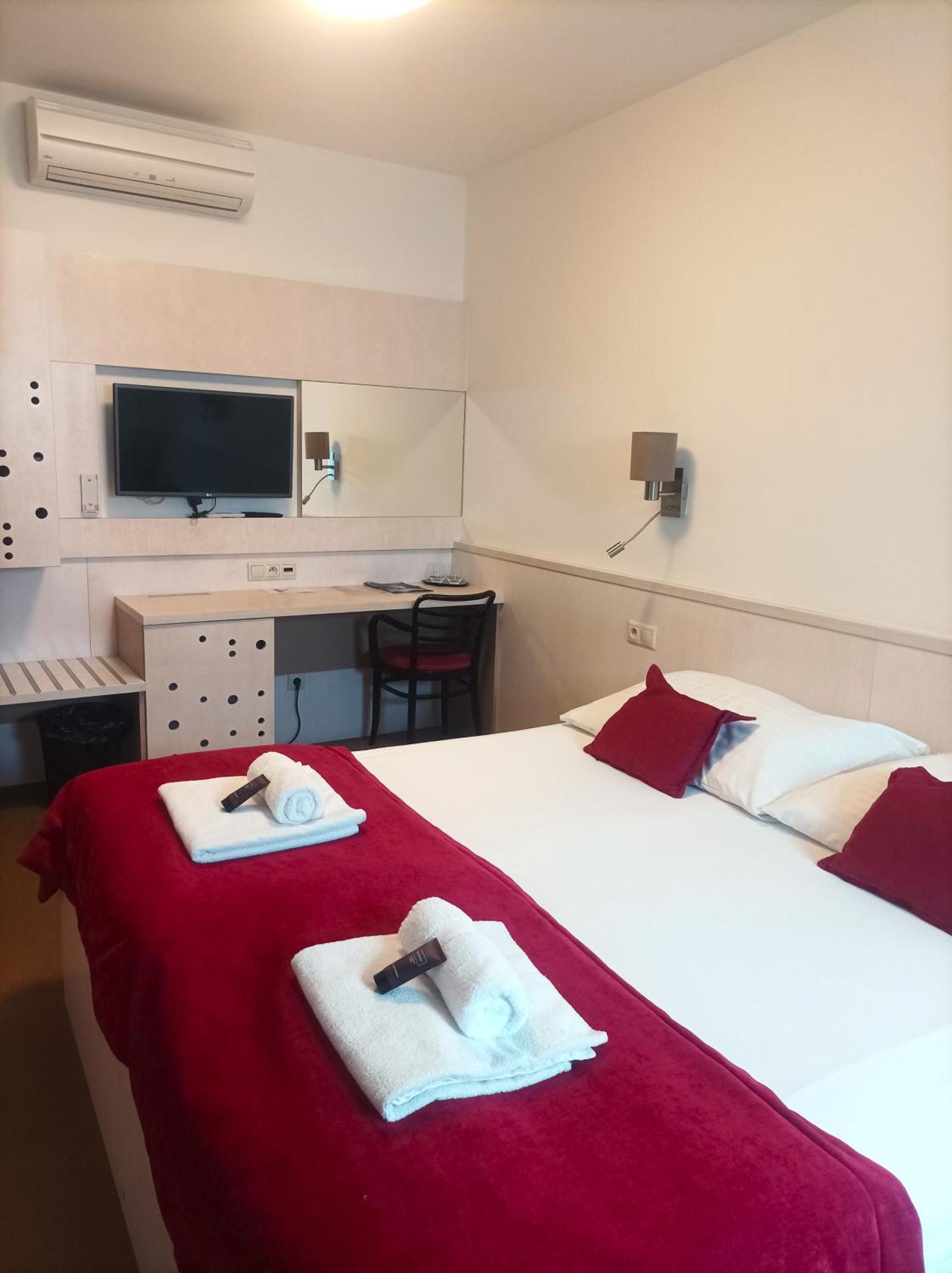 Hotel Olberg Olomucany Экстерьер фото
